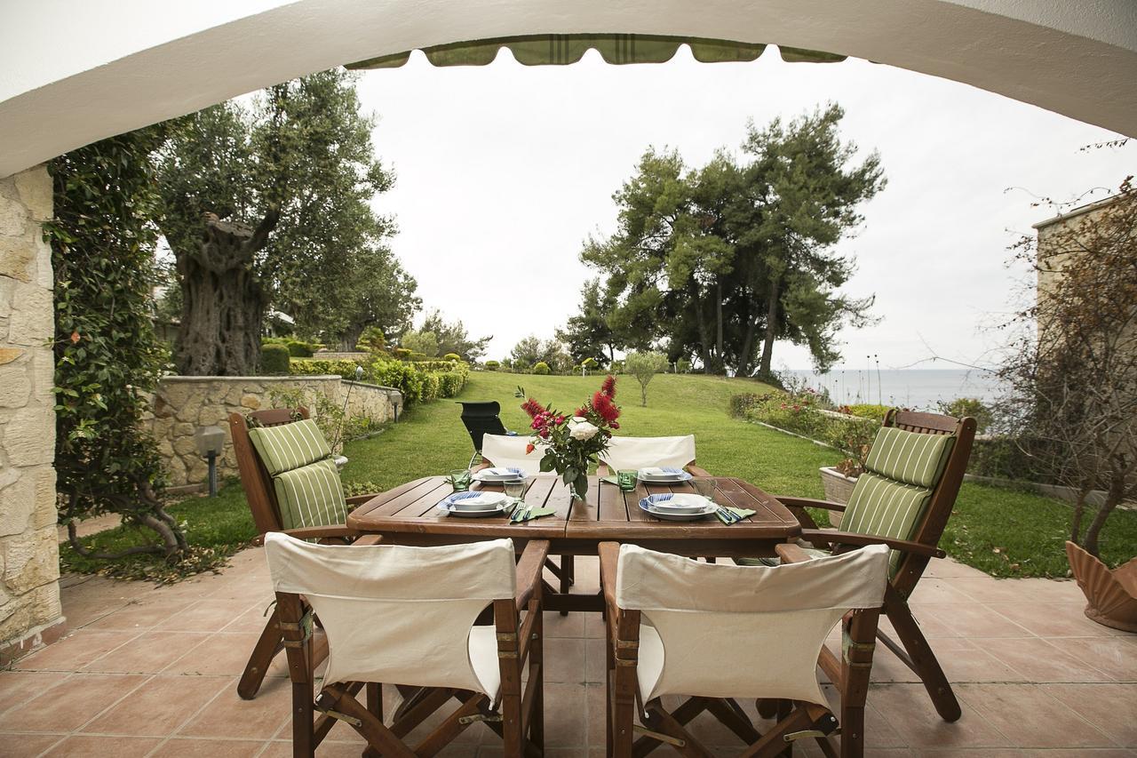 Blue Crab, Beachfront House In Kalandra #Feelslikehome Hanioti Exterior foto